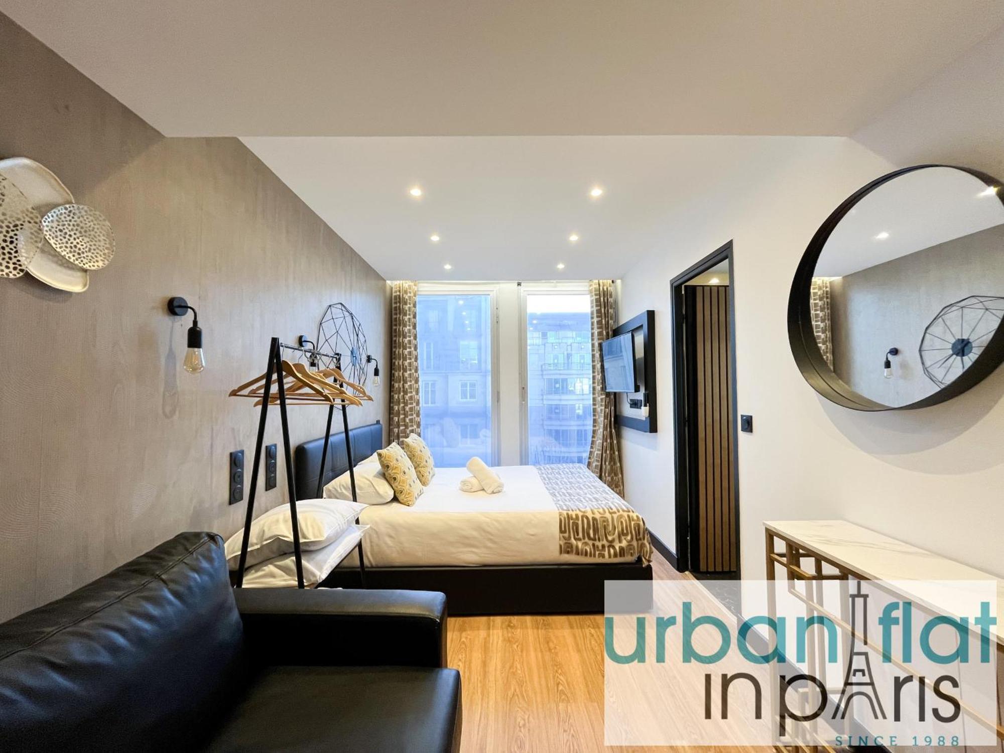 Urban Flat 128 - Beautiful 4 Bdr Flat Champs-elysees * Paris